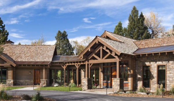 Atap Kombinasi Bahan Kayu dan Batu